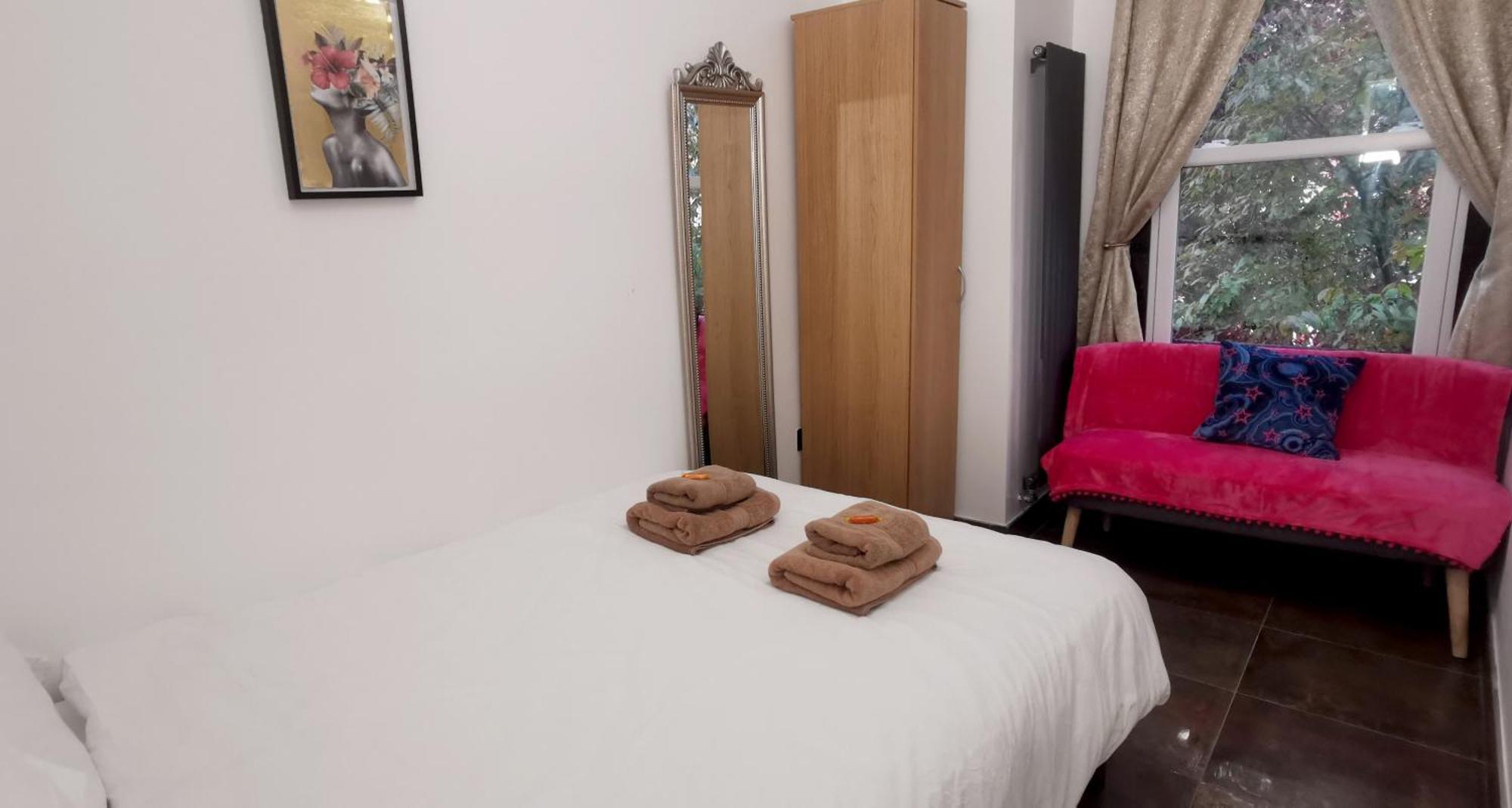 Luxury London House Sleeps 13, 2 Minutes To Metro别墅 外观 照片